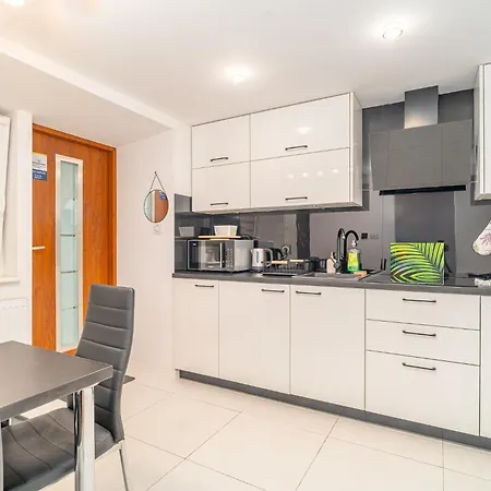 - Location, Old Town Nearby - By Rentujemy Apartmán Krakov