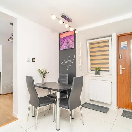 Apartment - Location, Old Town Nearby - By Rentujemy *