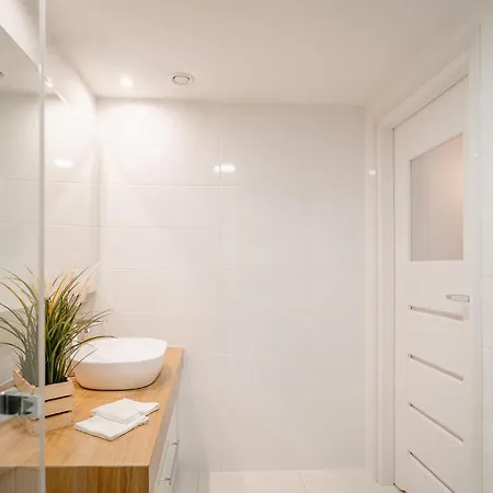 - Location, Old Town Nearby - By Rentujemy Apartment Krakau