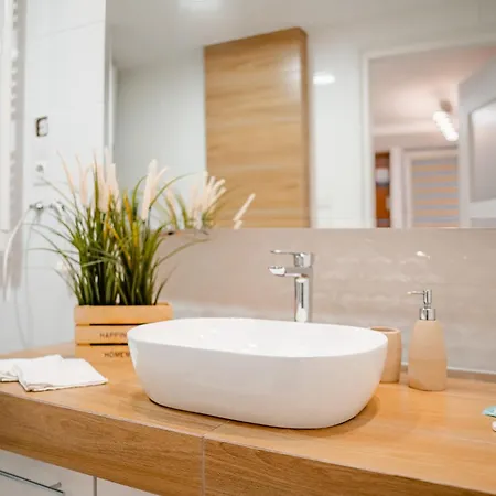 Apartment - Location, Old Town Nearby - By Rentujemy *