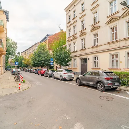 - Location, Old Town Nearby - By Rentujemy